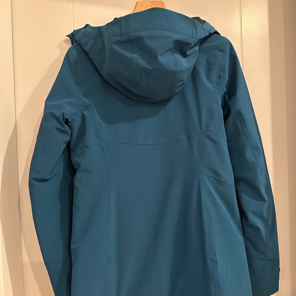 Icebreaker MarinoLOFT Teal windbreaker Jacket with Black Interior - Picture 5 of 8